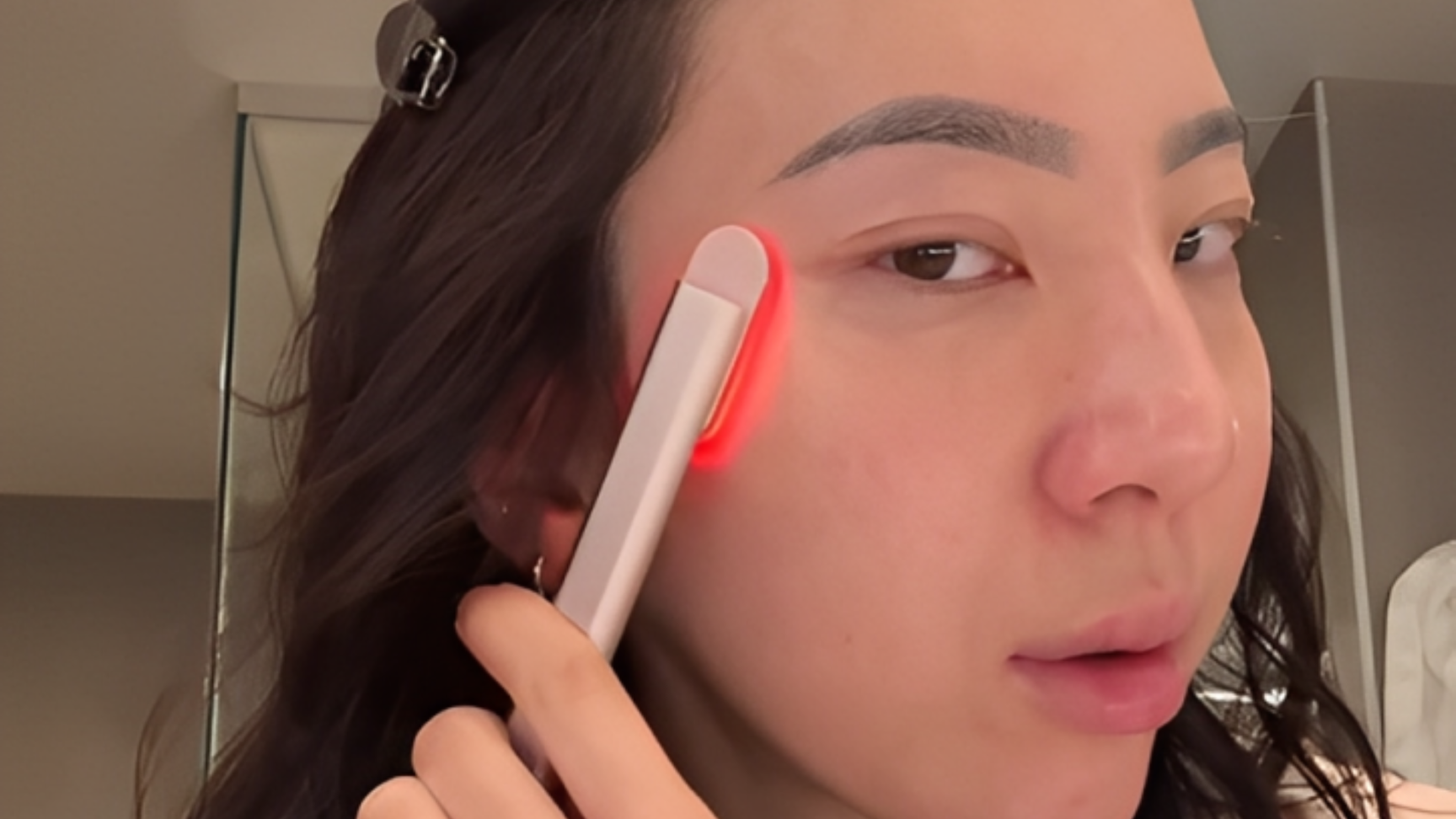 Red Light Therapy for Dyshidrotic Dermatitis