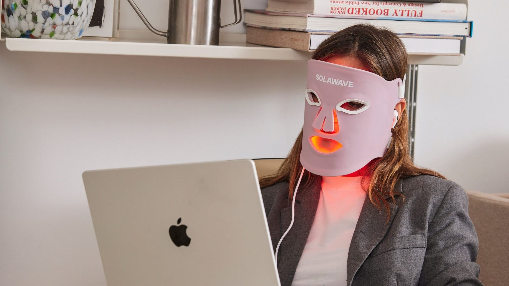 Best LED Light Therapy Masks for Anti-Aging in 2026