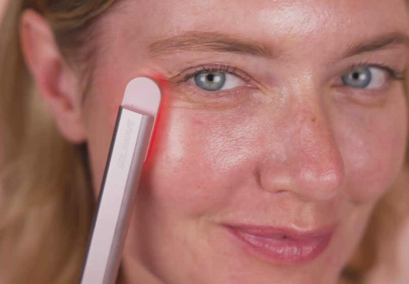 Peptide Plumping Serum For Face | Solawave